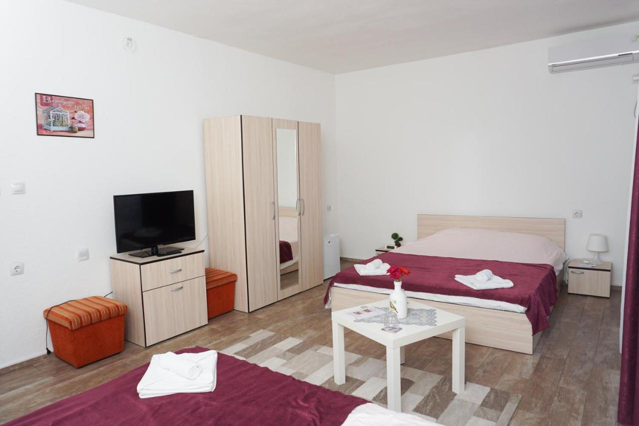 Bed & Breakfast Delikates Stojakovo Exterior foto